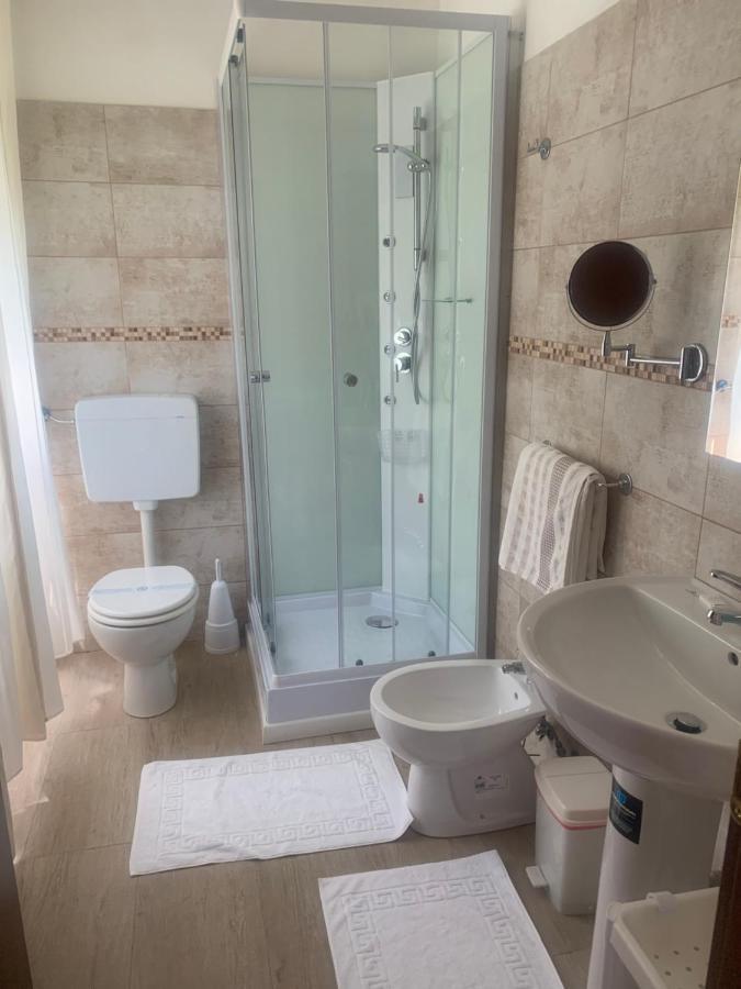 Albergo Al Lago Anfo Exterior photo