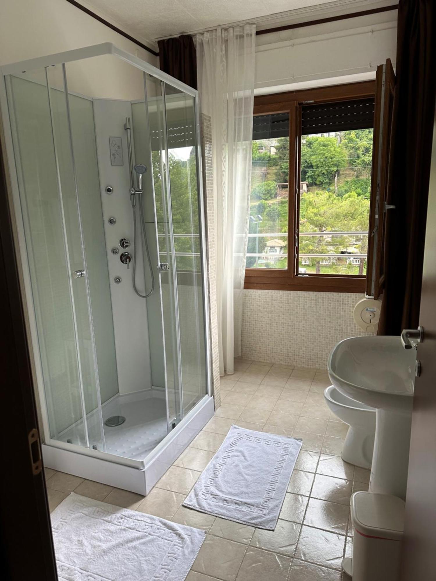 Albergo Al Lago Anfo Exterior photo