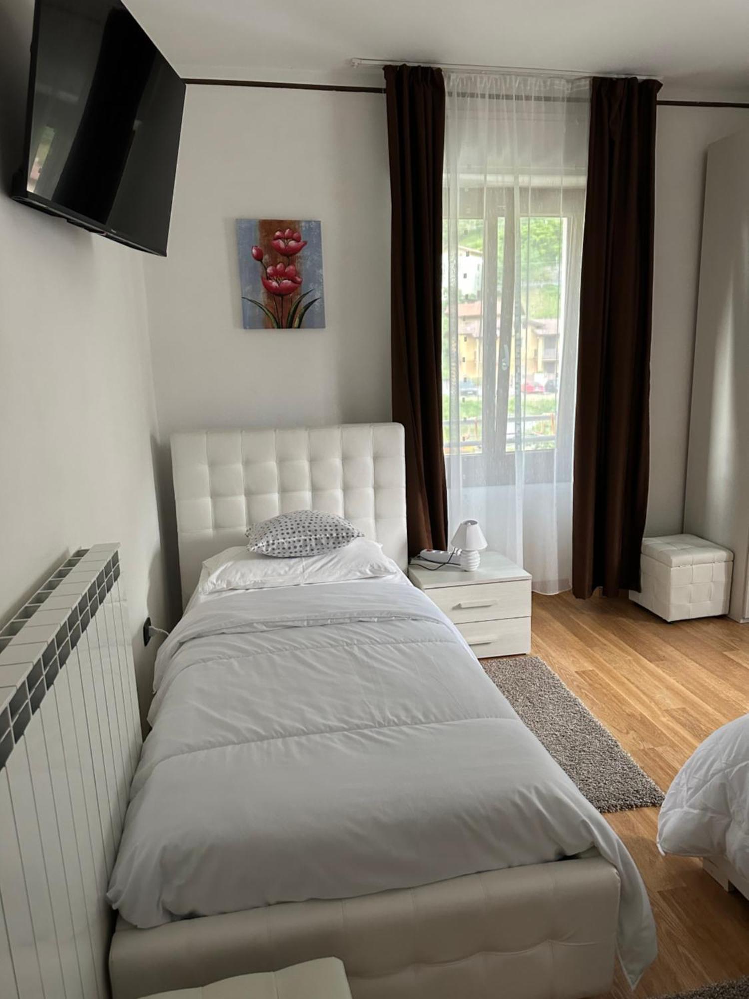 Albergo Al Lago Anfo Exterior photo